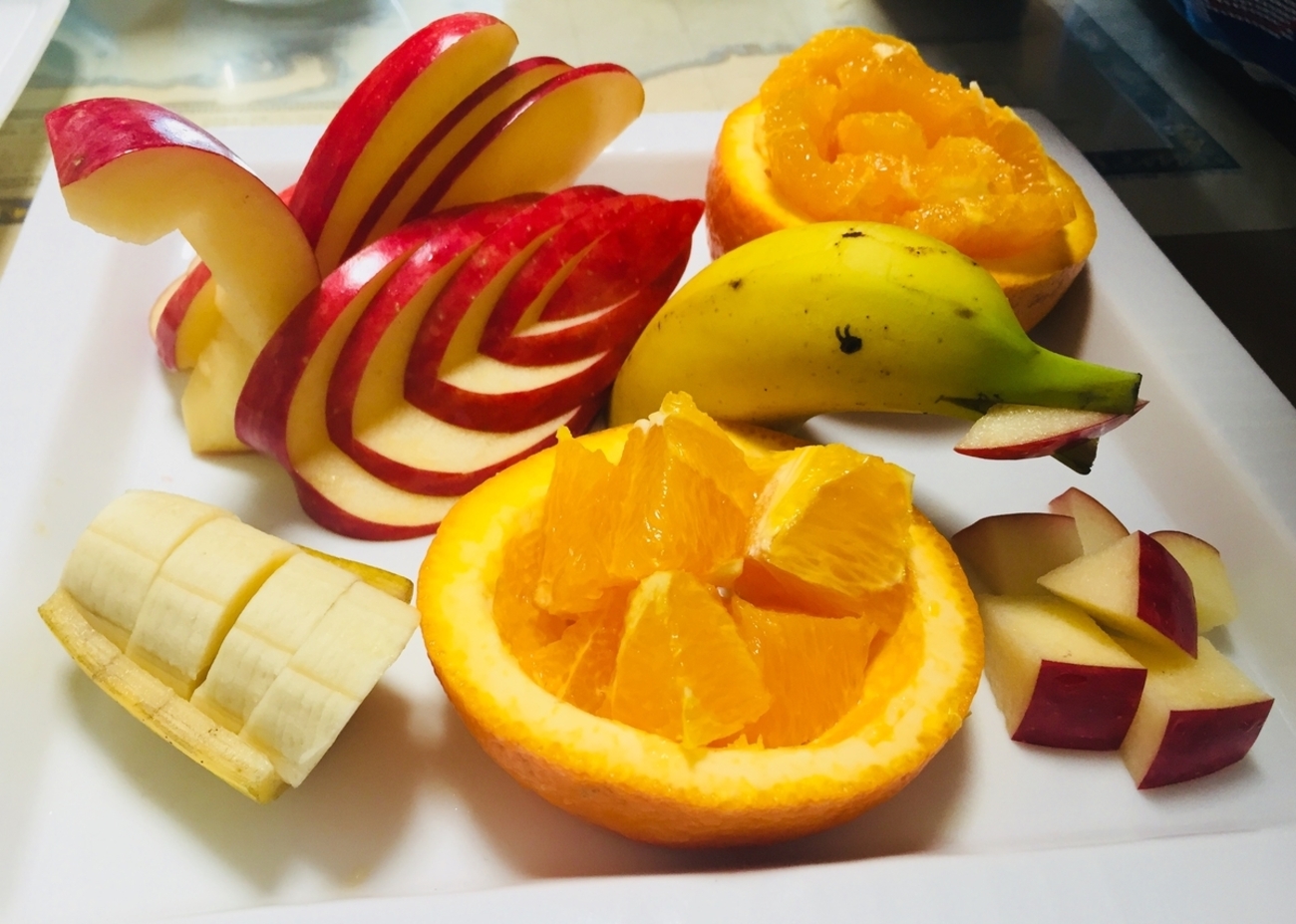 りんごの飾り切り格子状・木の葉