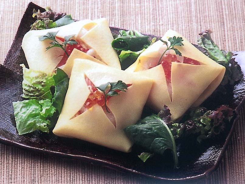 えんどう豆ご飯の茶巾寿司