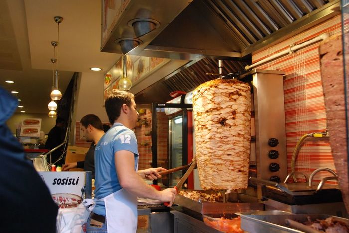 ケバブなんの肉？トルコ料理の種類や作り方、日本での人気の理由ケバブジャパン