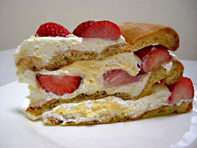 HARBSのケーキ みっちり美味しい！ストロベリーミルクレープ 高槻 大阪みたぷちょ夫婦めも