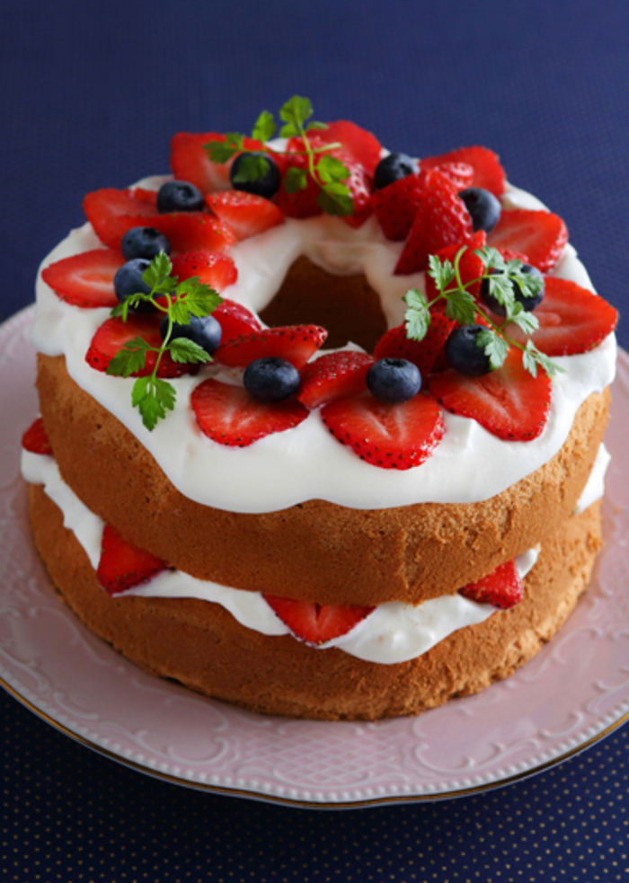 いちごのデコレーションケーキ共立食品株式会社