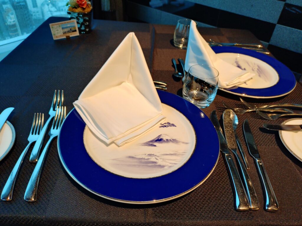 両替町店、葵タワー店のランチ紹介です🍣 ランチ静岡ちらし 1,100円 彩り豊かな、ちらし寿司です。ぜひご賞味ください。🙇‍♂️入船鮨 入船鮨本店入船鮨葵タワー店入船鮨南店入船鮨登呂店入船鮨エスパルスドリームプラザ店入船鮨両替町店静岡グルメ 静岡市