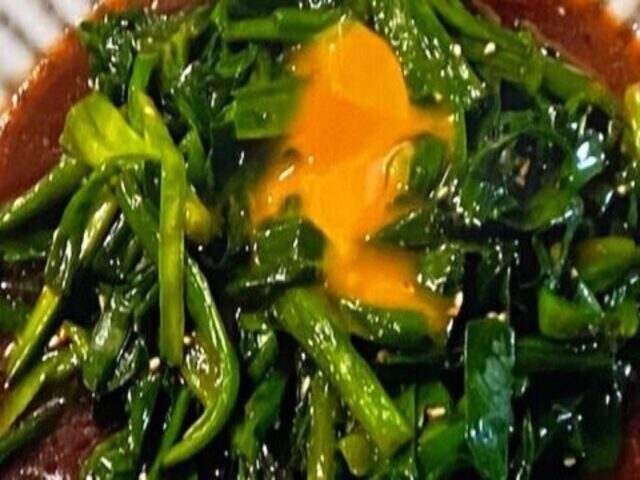 白菜が安くなったら絶対にやってーー！ ギャル曽根さん「旨みじゅわ〜な食べ方」好奇心でチーズ挟んだら至高ヨムーノ