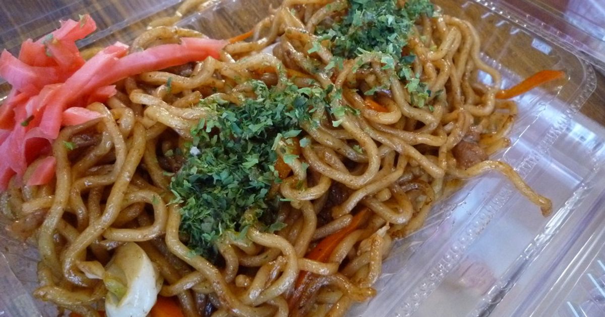 高崎に黒いソースを使う「上州豚焼きそば」の屋台－「おぎのや」が新業態 - 高崎前橋経済新聞