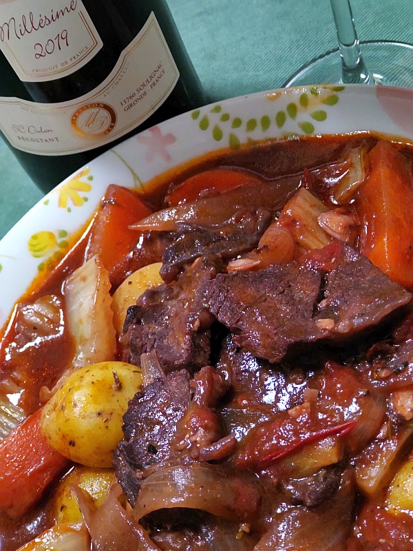 ビーフシチューが劇的に美味しくなる赤ワインの使い方MELLOW メロウ ワイン生活向上マガジン