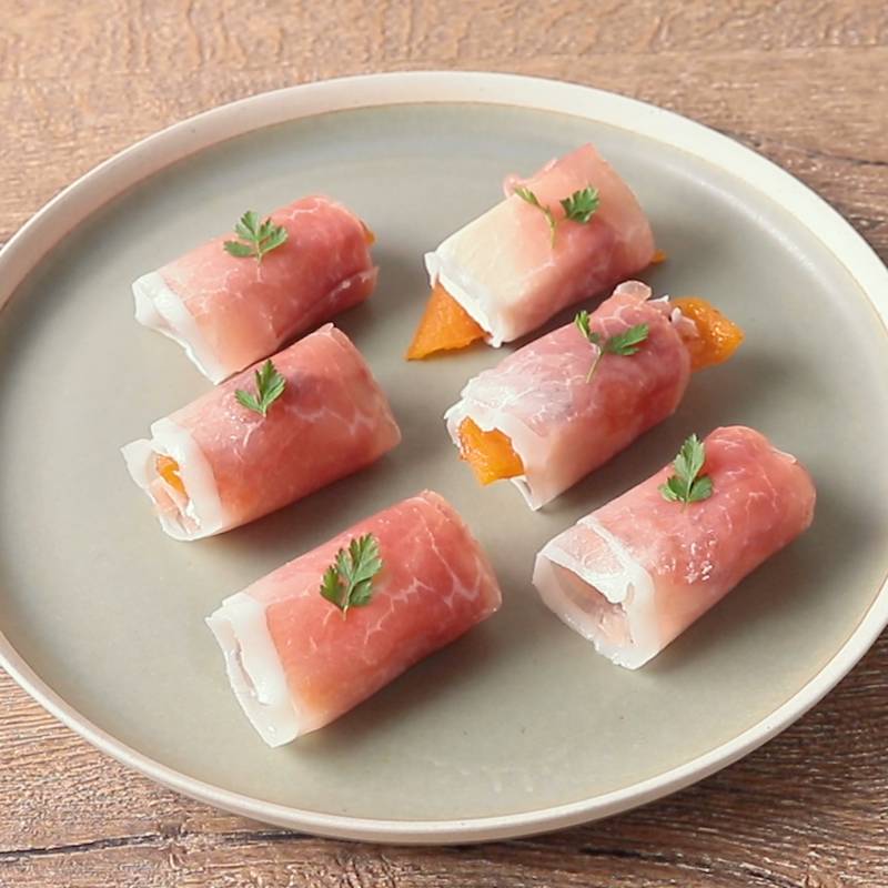 食卓を映えさせるなら？ 『生ハム』の盛り付けテクに「かわいい」「簡単」 – grapeグレイプ