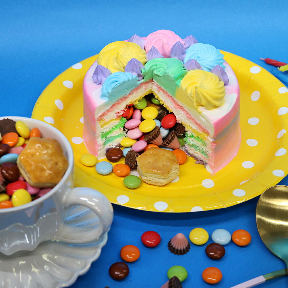 👓🩵🩵 食べかけ？イミテーションケーキ🎂 中身発泡スチロールの周りアイシングクリーム なんでもできるもんですね😂 @rina_yazakiいつもありがとうございます😭✨