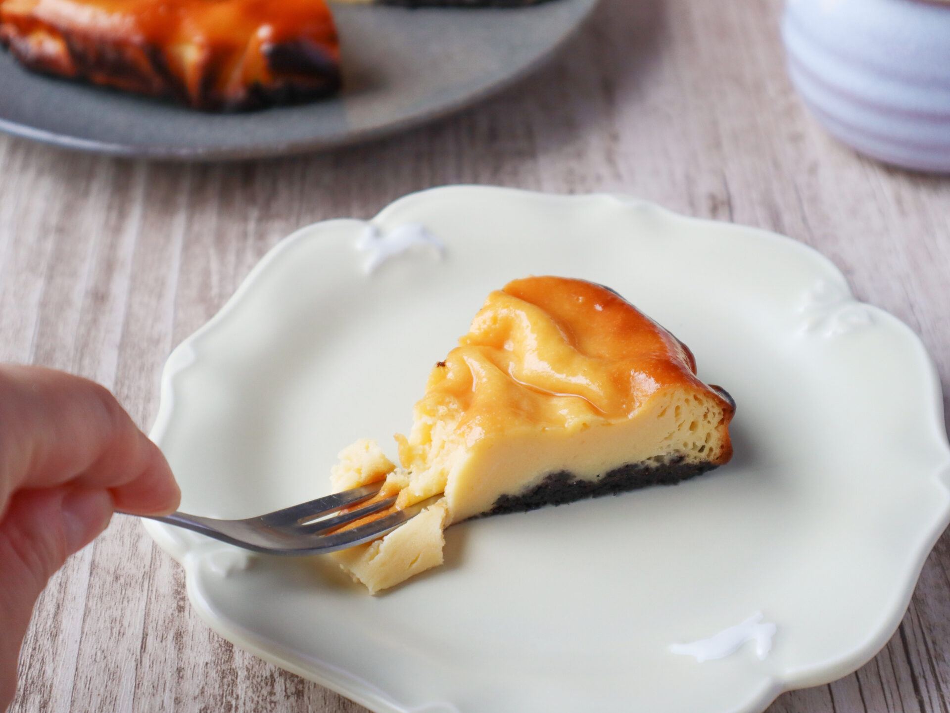 山本ゆりさんのバスク風チーズケーキのレシピ。トースターで簡単！ - LIFE.net