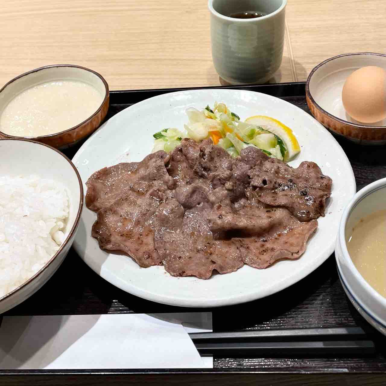 麦飯とろろと牛タン石焼き』by 怪しいグルメ探検隊 : とろろ庵 伊賀路 - 広小路 麦とろ食べログ