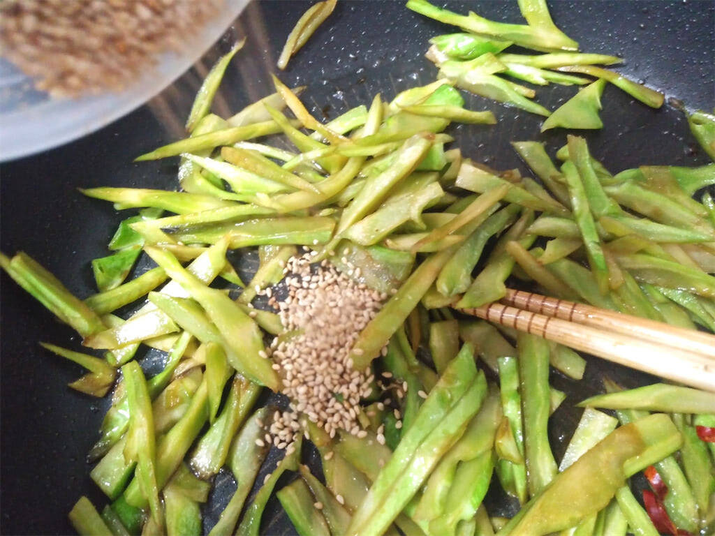 ブロッコリーの茎はどこまで食べられる？切り方・食べ方・冷凍方法も！ほほえみごはん-冷凍で食を豊かに-ニチレイフーズ