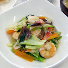 10月1日 水 のメニュー 🟢肉野菜炒め 🟢海老入り春巻き 🟢チャプチェ 🟢わかめ和風サラダ 🟢人参と油揚げのだし炒め深谷市 本庄市 熊谷市 埼玉県北部 埼玉県 群馬県 お弁当 お弁当記録 給食 日替わり弁当 ランチ 調理師 栄養士