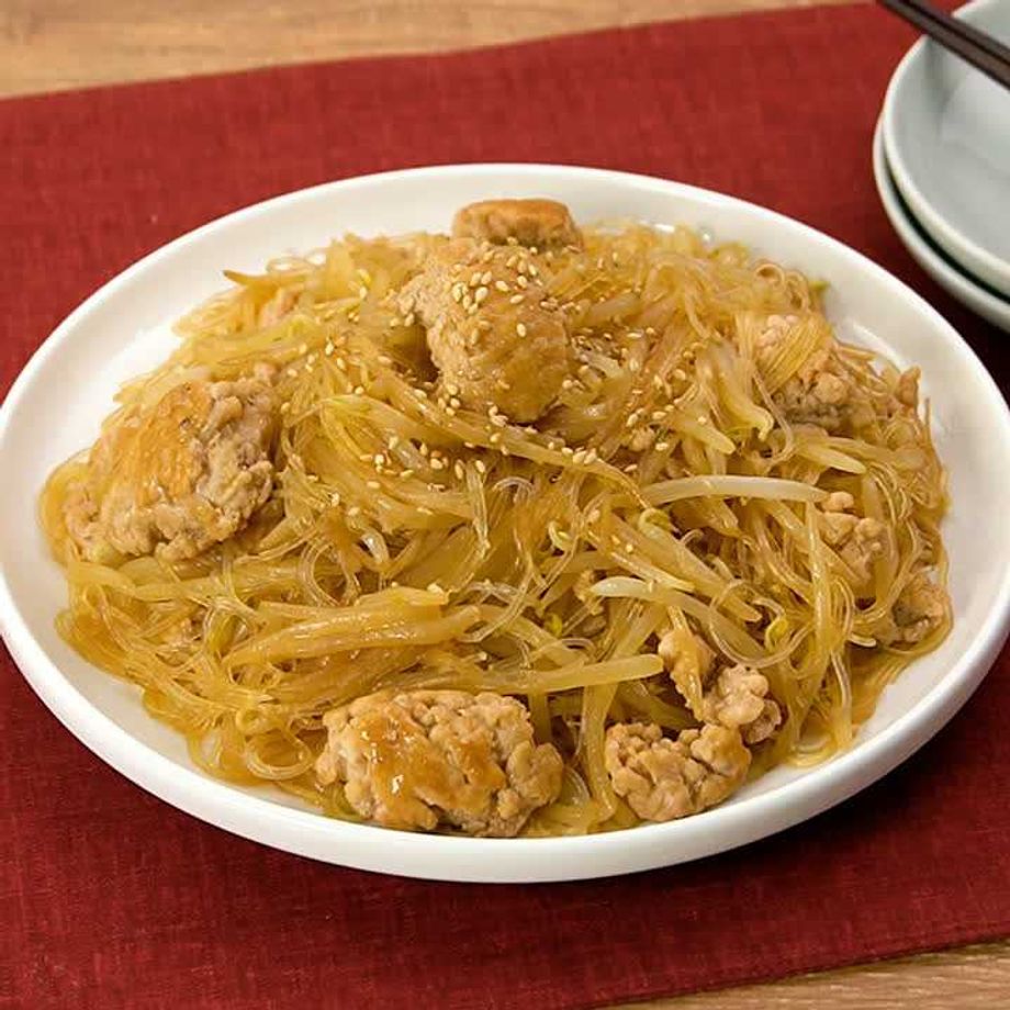 そぼろと小松菜のチャプチェ風