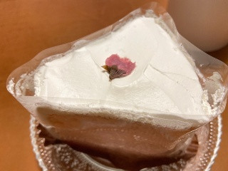 スタバ風ꕤ桜のシフォンケーキ˚✧₊⁎