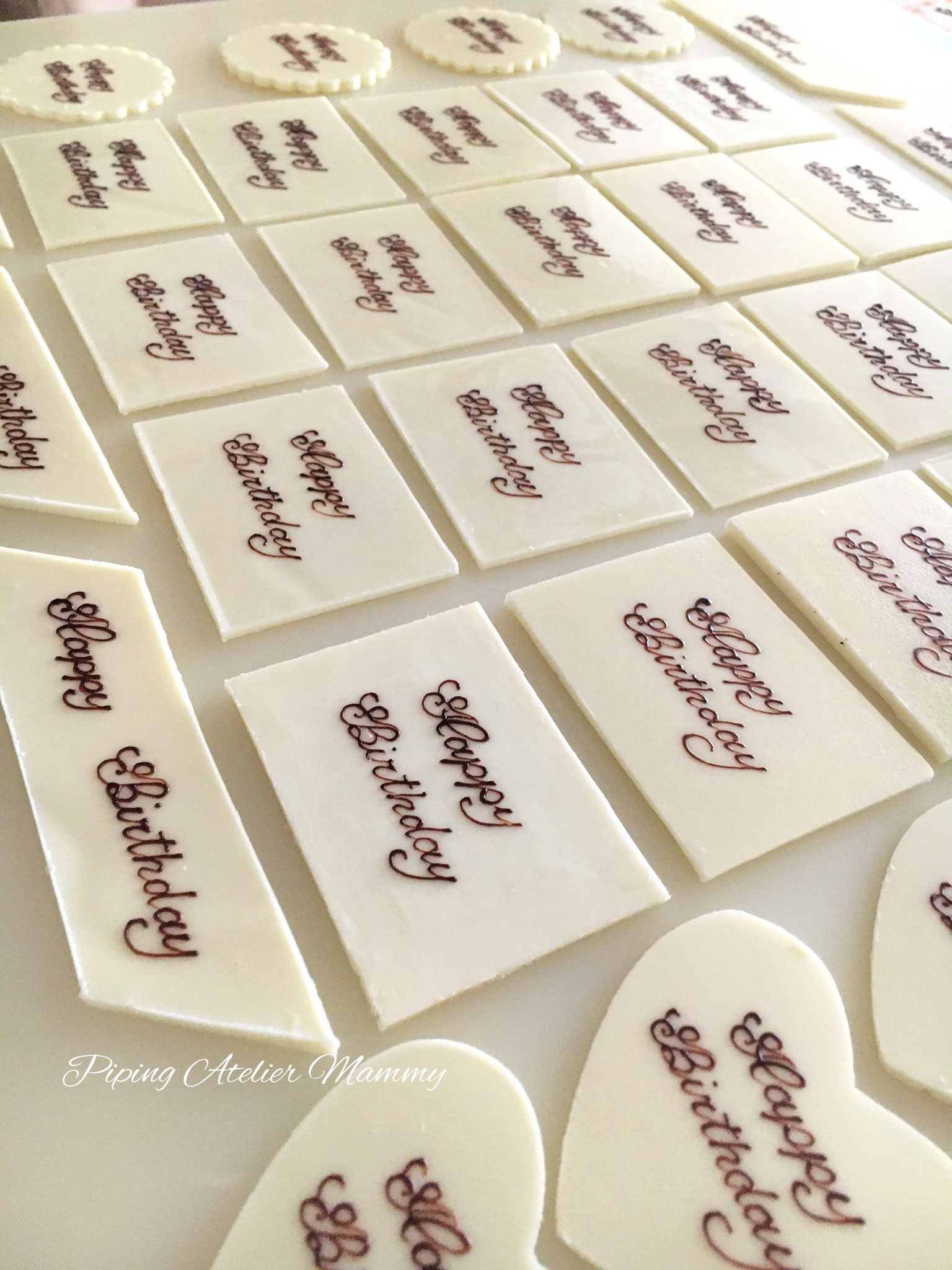 なるほど！」「これなら書けそう」 プロ直伝『チョコペンの書き方』が参考になる – GLUGLU グルグルby grape