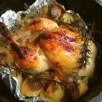 バーベキューグリル、ズッキーニ、にんじん野菜のおいしい焼き野菜の盛り合わせ。屋外でのバーベキューディナー。の写真素材・画像素材 Image183907912