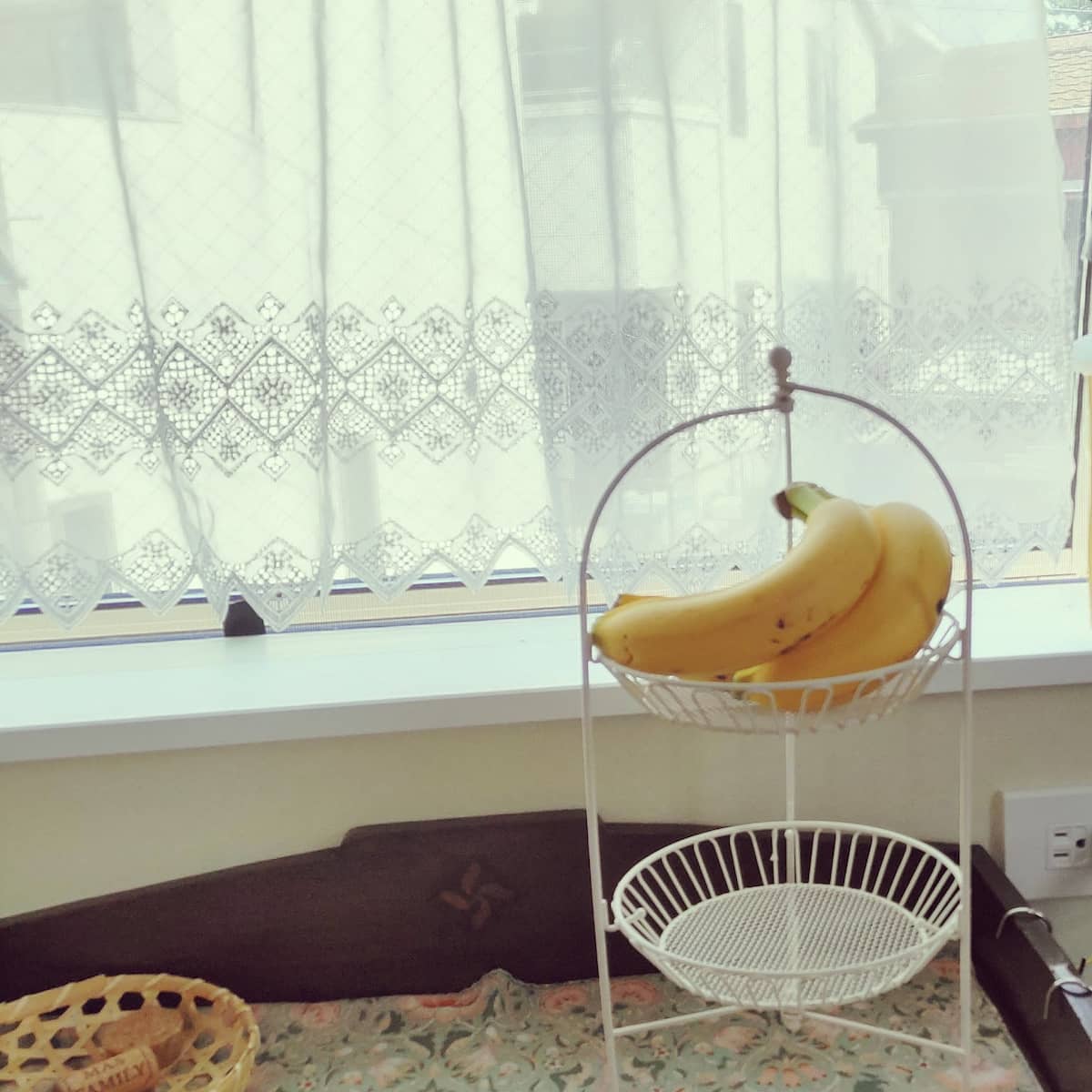 スマホスタンド バナナ フォンスタンド Fred フレッドスマホ スタンド 卓上 スマホホルダー バナナの皮 かわいい 横置き 縦置きスマートフォン 置き場 便利 手軽 旅行 勉強 仕事- メルカリ