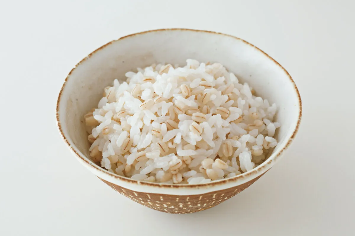 米一合は何グラム？ 量り方・水の量・炊き上がりの重さ・カロリー - 宅食グルメ