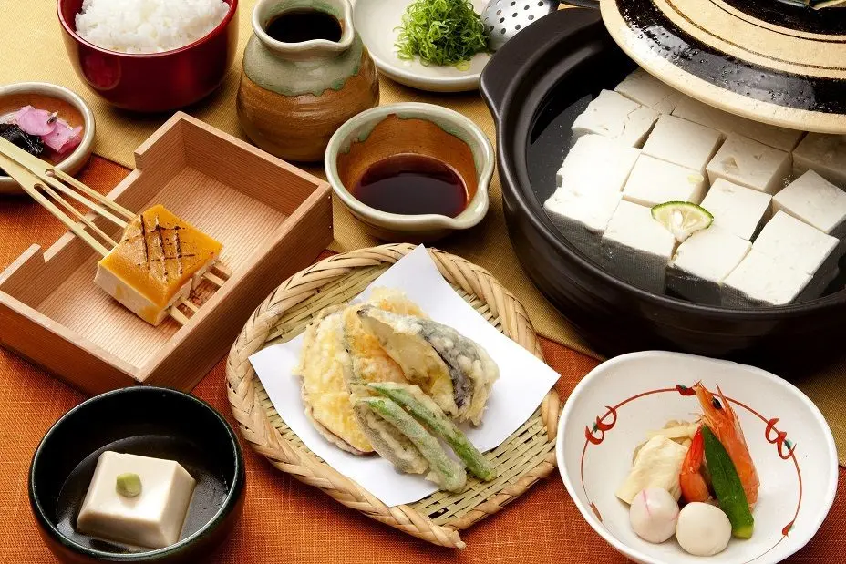 京の味を気軽に味わう 京都と言えば！豆腐料理を季節のおばんざいと楽しむ～琴 2食付き嵐山・嵯峨野 サンメンバーズ京都嵯峨～料理自慢の宿～ -宿泊予約は じゃらん