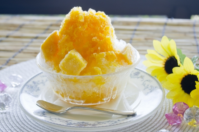 かき氷シロップ ハニー氷みつ 1.0リットル 南のパラダイス マンゴー 12本セット Amazon.co.jp:かき氷シロップ ハニー氷みつ1.0リットル 南のパラダイス マンゴー 12本セット : 食品・飲料・お酒