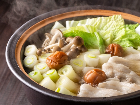 こんにちは！ ⁡ 『とろろ昆布の卵かけご飯定食』 ⁡ とろろ昆布と卵が合わさったネットリ食感。 旨みがしっかりで満足感があります。 ⁡現在提供しているお惣菜『さわら西京焼き』との相性もいいですね🐟 ⁡ それでは本日も、ご来店お待ちしております☺️ ⁡ ⁡ ランチ