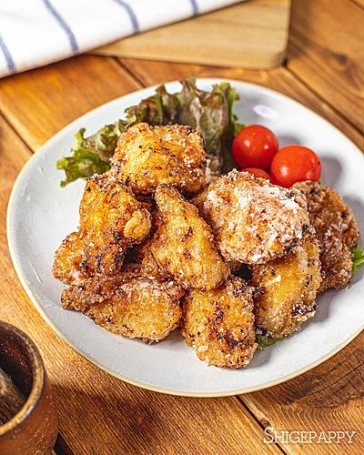 鶏胸肉の青のりカツを作りました。たまにはクックパッド以外のレシピで。揚げ焼き、ていうのがイマイチよくできなかったけど、ま、食べられるでしょ。一品でチカラ尽きたけど、ビールのおつまみだからイイよね！鶏胸肉の青のりカツ料理初心者お料理三年生趣味の料理