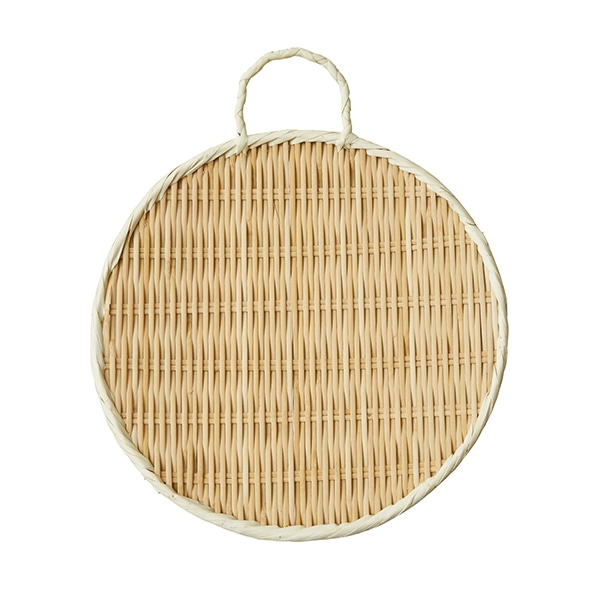 初めて投稿させていただきます。 皆さまの梅仕事を楽しく拝見しながら、私も今年も梅干しを作り、完成しました❗️ 梅は実家と姉からもらいました。 毎年作る 栗原はるみさんの梅干しを3キロ、あと9%1キロと常温保存できる20%1キロの3種類。 9%とはるみ梅は出来立てでも