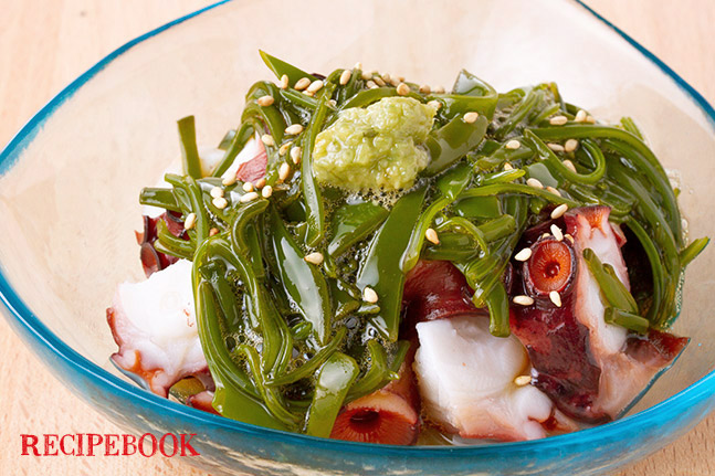 今回は「めかぶ」を使ったレシピを紹介します✨めかぶとトマトの中華スープ▽材料 ○生姜風味めかぶ野沢菜 70g ○水 2カップ ○トマト 1個○卵 1個 ・鶏ガラスープの素 小さじ１ ・醤油 大さじ１ ・白ごま 適量 ・塩コショウ 適量 ▽作り方 ①卵は溶きほぐし