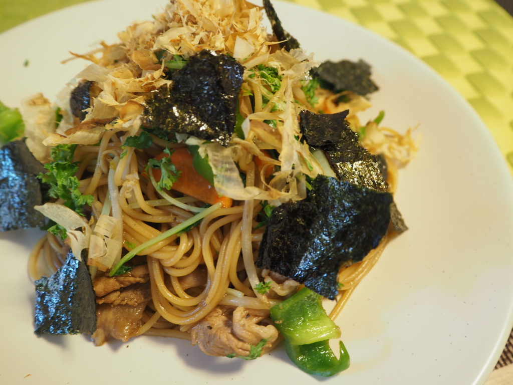 簡単 パスタ麺を使った我が家の両面焼きそば