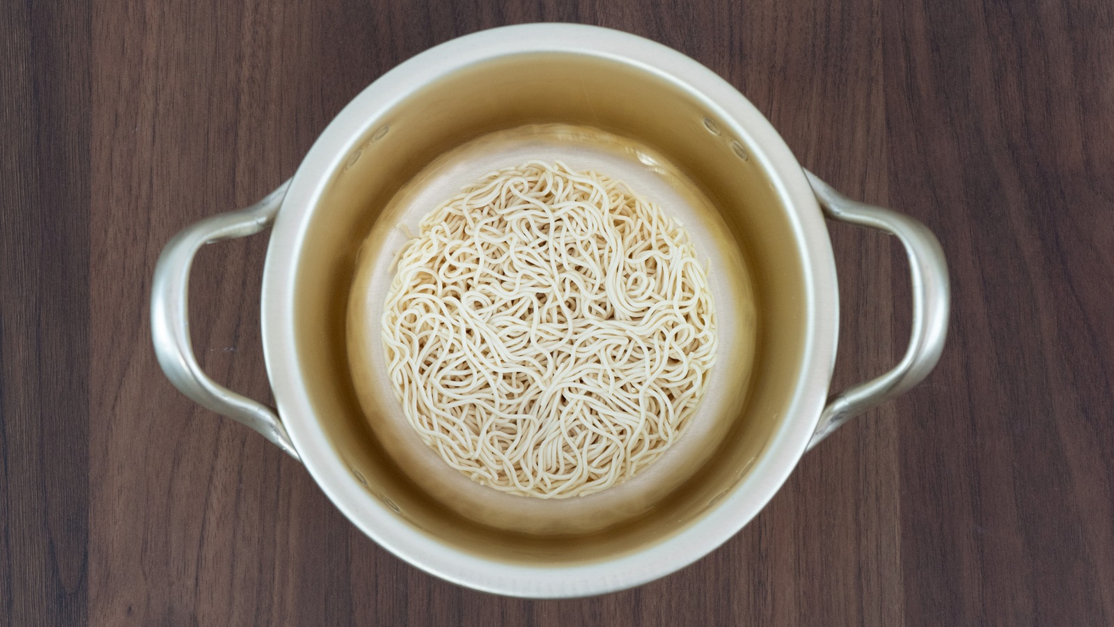 男1人暮らし、コンビニの鍋焼うどんに感動ロケットニュース24