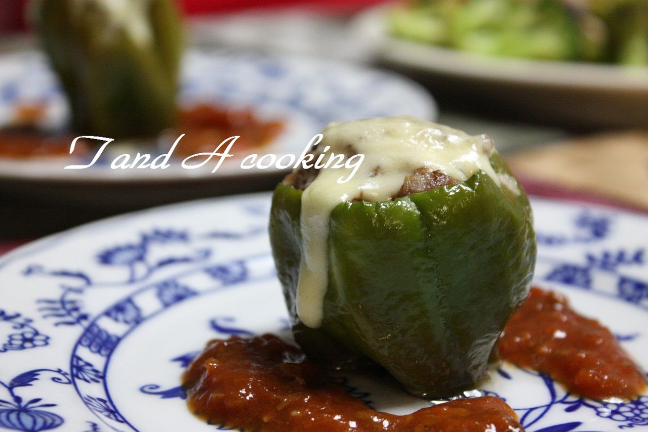 ピーマンを半分に切って はNG。もうひき肉が落ちない！「冷めても