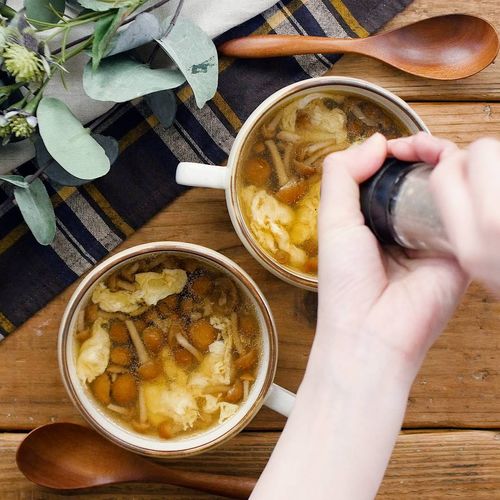 なめこと卵の中華風スープ