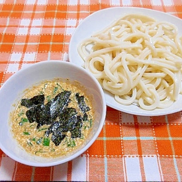 ざるうどん、豚肉と小松菜の温つけ汁”幸 恵香