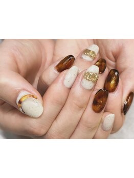 麻の葉模様とレモネードイエローで さわやかな和ネイル🍋aiainail_@簡単ネイルが投稿したフォトブックLemon8