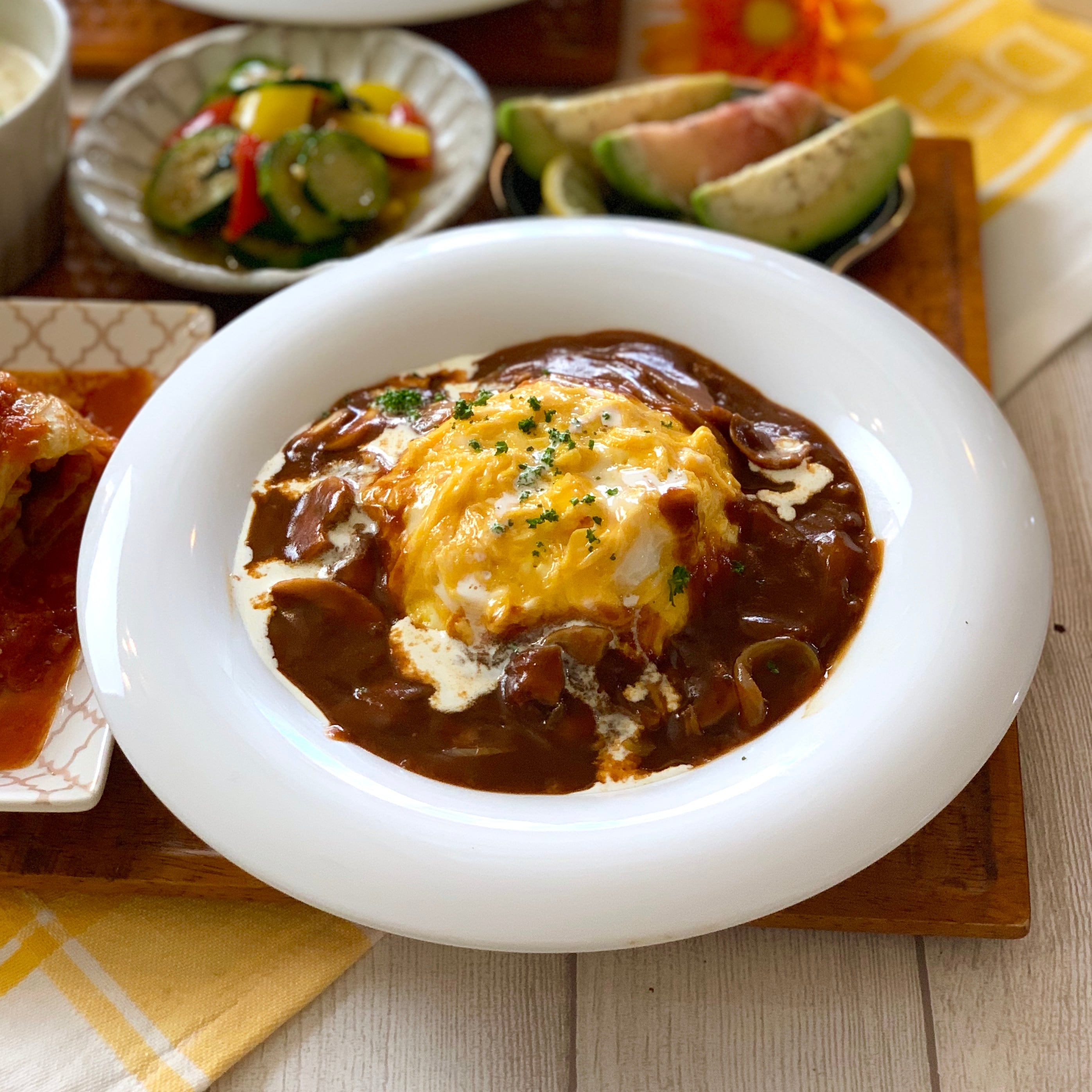 ケチャップソースで簡単♪オムライスのおすすめレシピ3選の人気レシピ・作り方デリッシュキッチン