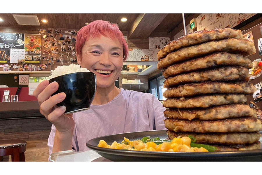 1日3食が当たり前」に“大食い魔女”菅原初代58歳が考える違和感 “来年還暦”でも現役を続ける理由「大食いは、お金が目的ではない」 3 4-他競技 - Number Web - ナンバ