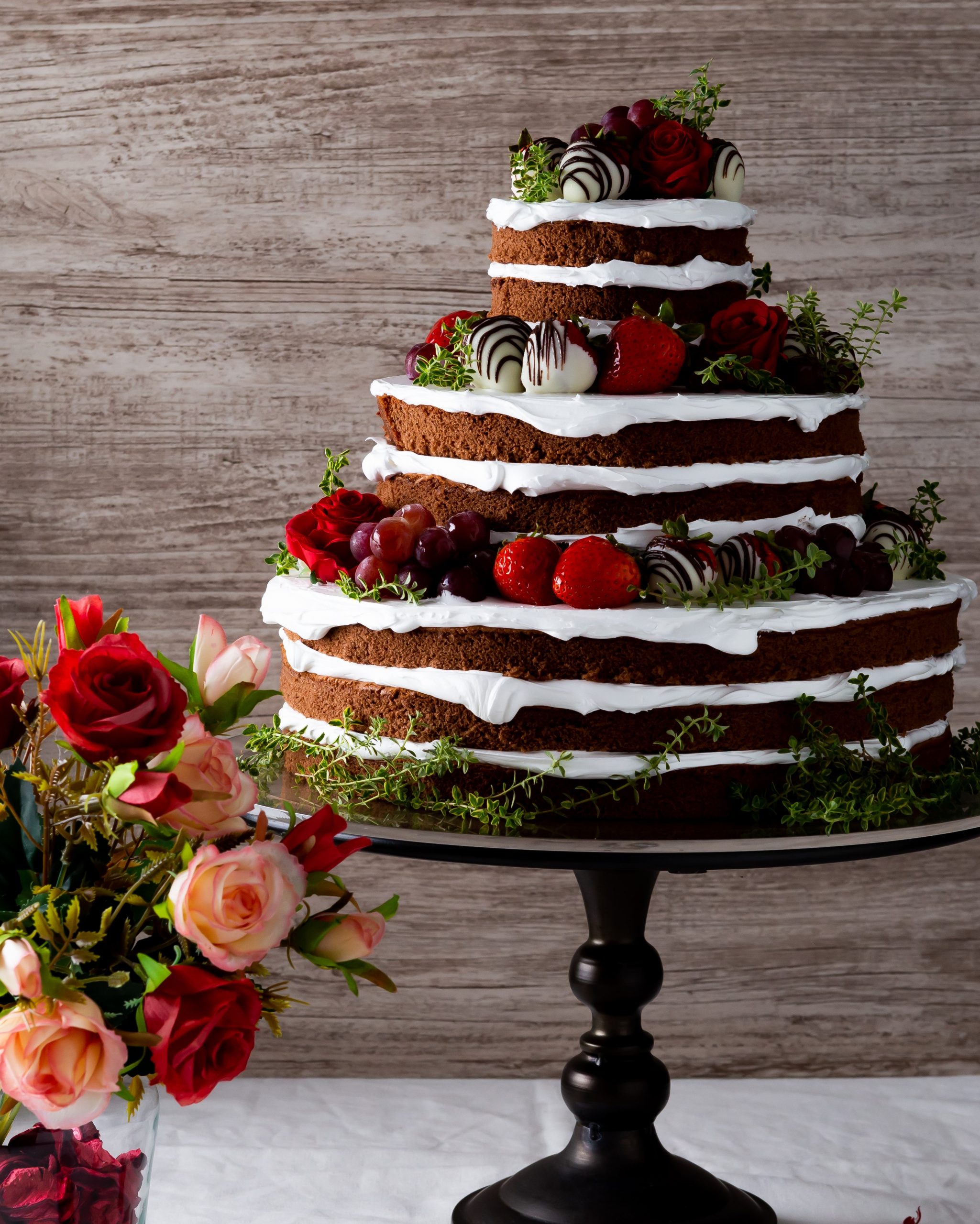 NY発「ネイキッドケーキ」のデザインアイデア♪ ナチュラルやモダンな実例もマイナビウエディング プレミアムヴェニュ