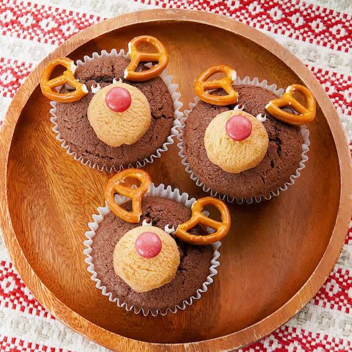 ꕤ 𝙲𝚑𝚛𝚒𝚜𝚝𝚖𝚊𝚜 𝚙𝚊𝚛𝚝𝚢 *↟⌂⍋↟* ケーキ編🎂 クリスマスケーキは カラメルシフォンケーキを焼きました𓂃良い感じに生クリームが たらーんしてくれて嬉しい¨̮⃝ パーティーの様子はひとつ前の投稿で⟡.·*. 過去のパーティーの様子は ▷▶︎▷ハイライト