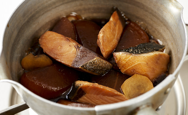 ぶりの保存方法長持ちのコツ余分な水分を取り除いて保存クラシル