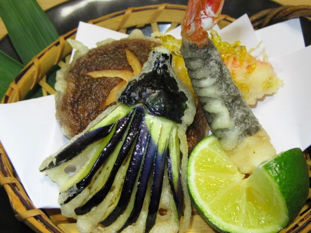 なすの切り方！すぐ実践できる料理別の方法についても紹介食・料理オリーブオイルをひとまわし