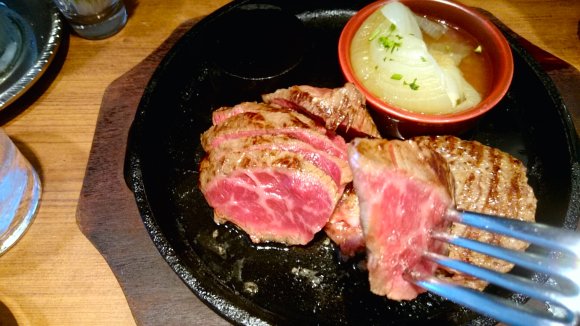 東京おすすめステーキ丼！人気の悶絶級に旨い店9選！グルメ情報誌「おとなの週末Web」