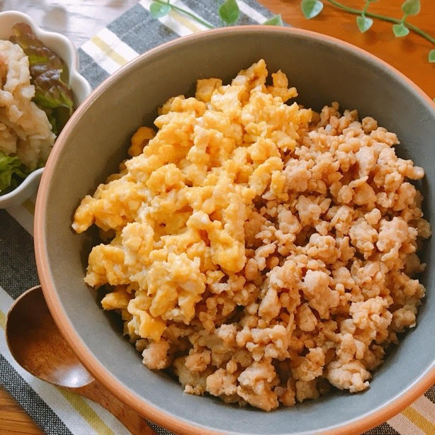 鶏そぼろとめんつゆで簡単炊き込みご飯♪