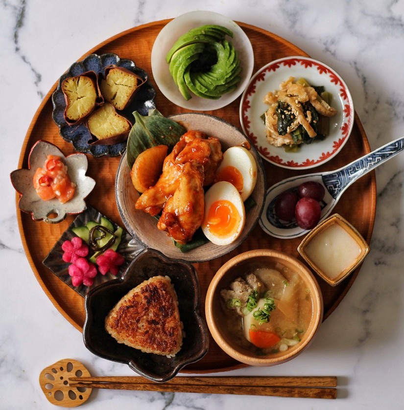 1週間献立 128 手羽元のみぞれ煮║青じそ入り鶏つくねのポン酢あん║さつま芋と豚こま肉の甘辛炒め║ししゃもの南蛮漬け║やみつきピリ辛冷やしラーメン 管理栄養士- YouTube