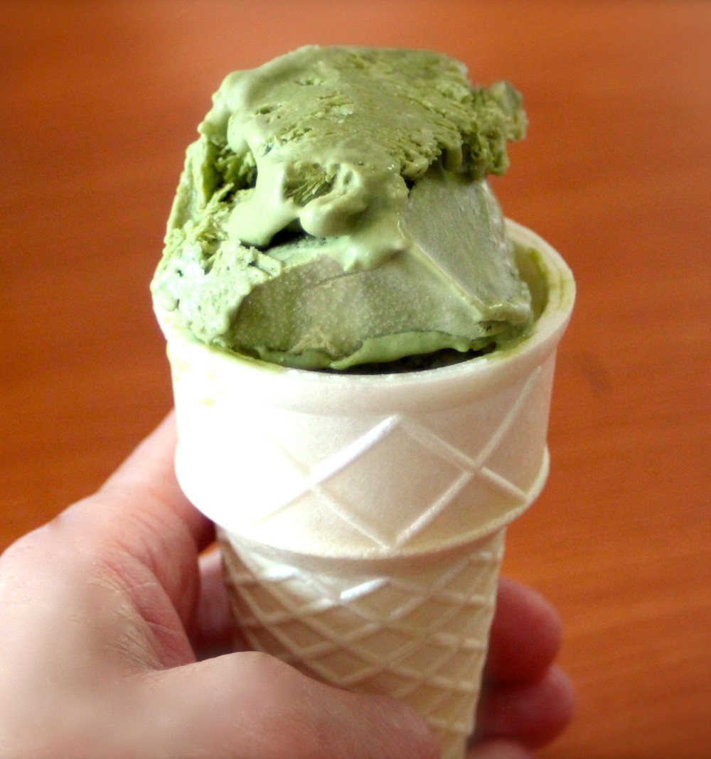 オリゴ糖のおすすめレシピオリゴ糖アイスクリーム罪悪感なく甘いデザートを堪能できる 「オリゴ糖アイスクリーム」のレシピをご紹介します。混ぜて凍らすだけだから簡単！ 暑い夏にもぴったりのレシピです。 ＜材料＞ 生クリーム 200 ml 卵黄 20 g バニラビーンズ