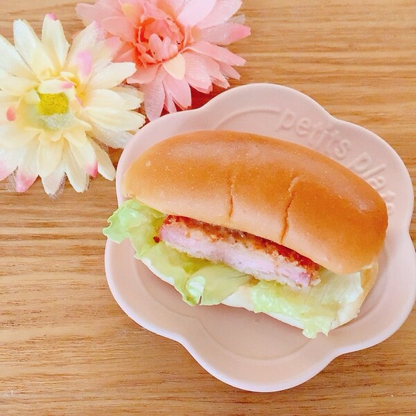 飛田家のおかずサンド 02：ボリューム満点。”まるごと”茄子と、ハムのホットサンド - 北欧、暮らしの道具店