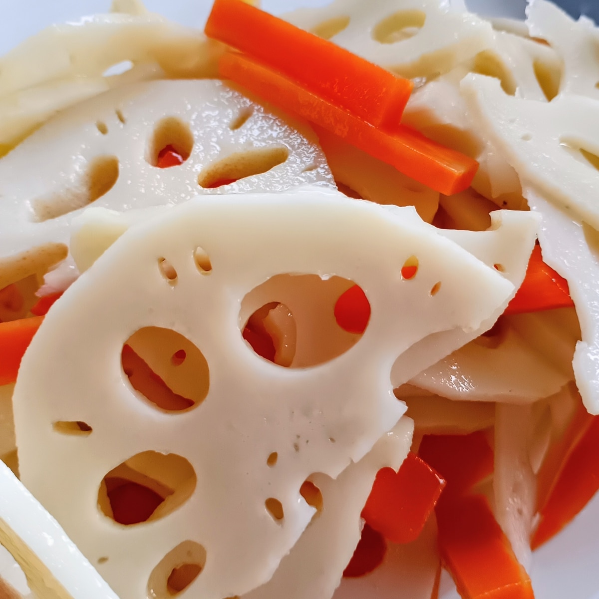 ミツカン カンタン酢 公式.揚げない南蛮漬け調理時間⏲：15分 . サバ缶を使って気軽に南蛮漬けが作れちゃうレシピのご紹介です☺なんと南蛮漬けのタレも「カンタン酢」で簡単に作れます。 揚げ焼きしたサバが熱々のうちに漬けるのがおいしさのポイントです