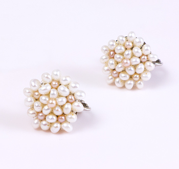 作り方 ビーズ刺繍でオリジナルイヤリング・ピアスKAORU OTA ｶｵﾙ ｵｵﾀイラストレータ