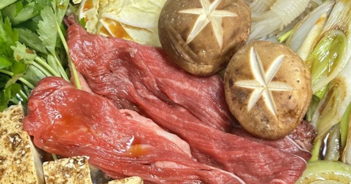 すき焼きの〆のうどんをイメージ！ エバラから「プチッとうどんプラス 具入り牛すき焼うどん」が登場