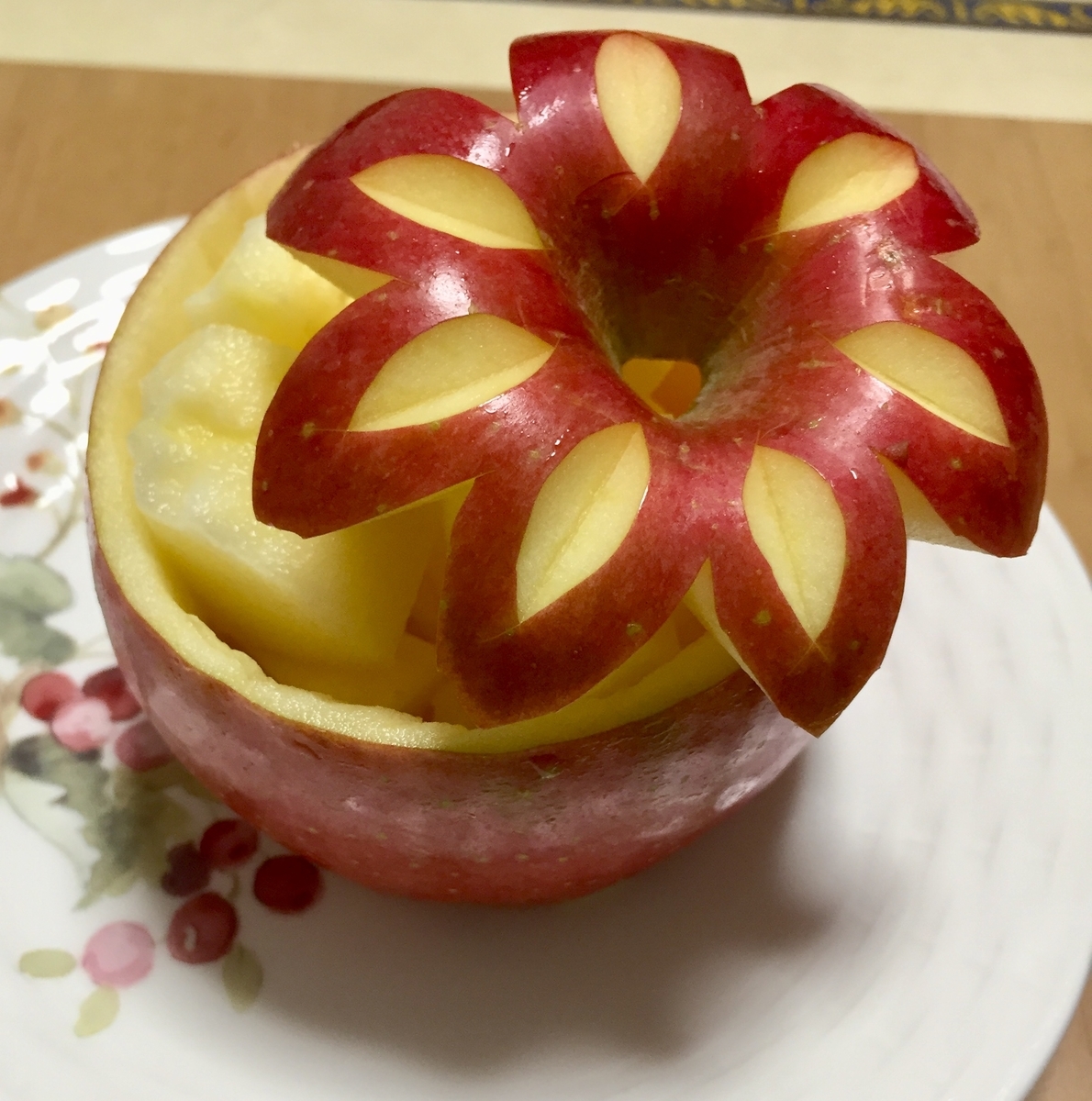 りんごの栄養丸ごと食べられる！切り方の裏ワザ スターカット