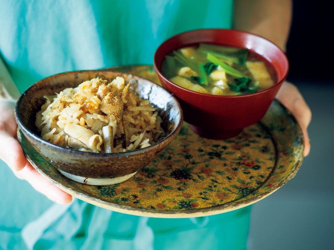 食物繊維たっぷり！ 鶏団子とごぼうの鍋 レシピ・コウ静子さんファッション雑誌『リンネル』の読みもの