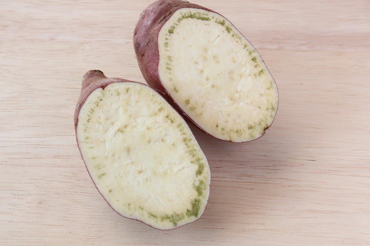 さつまいもに黒い点々が -サツマイモを切っていたら 写真のように黒い点々が-OKWAVE